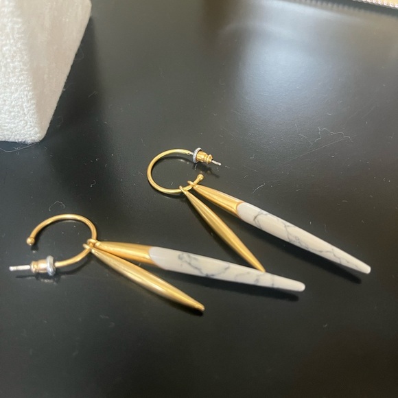 Stella & Dot Elegant Gold and Silver Pendant Necklace Set & Earrings - Picture 7 of 11